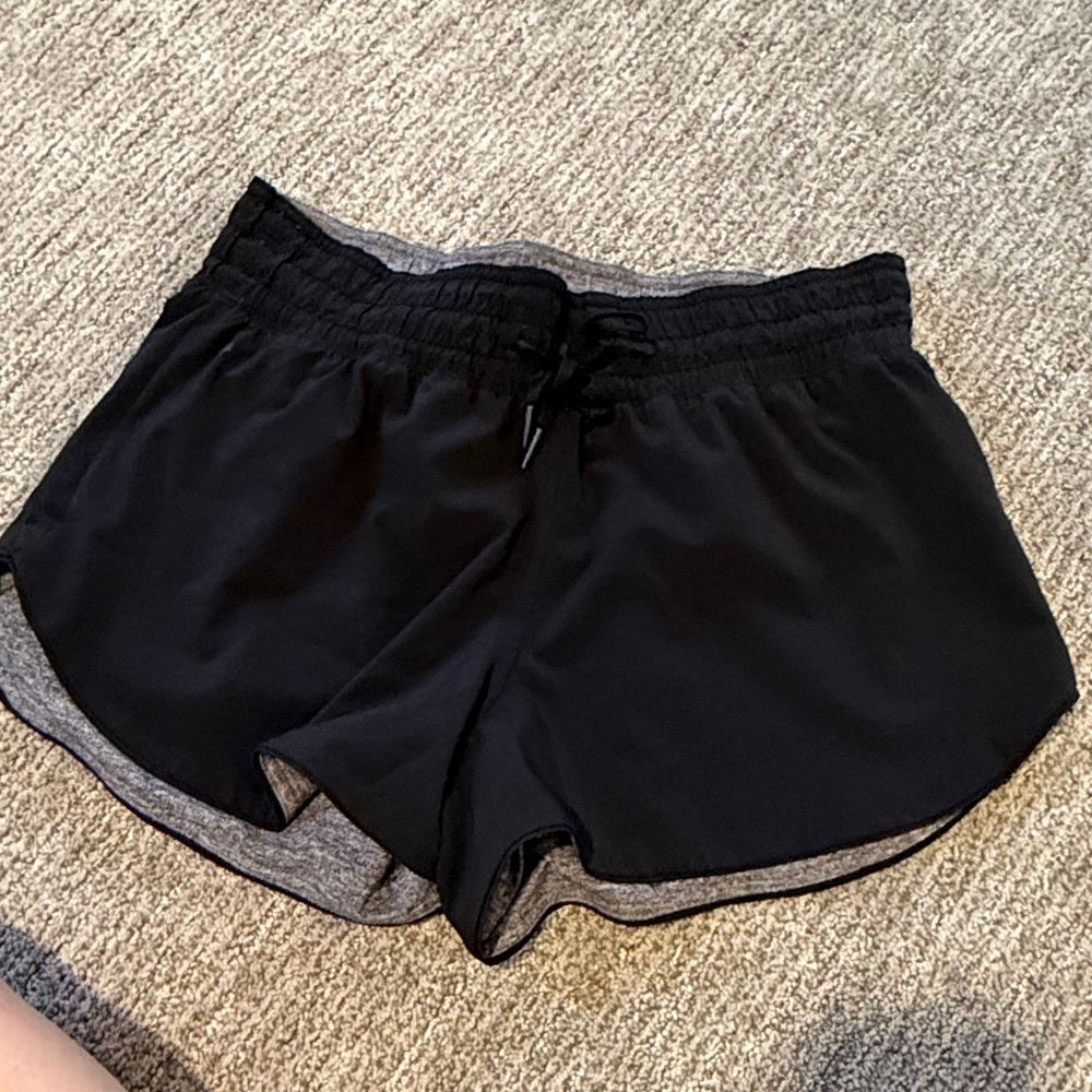 Reversible lululemon black/heathered gray shorts 3 inch inseam size